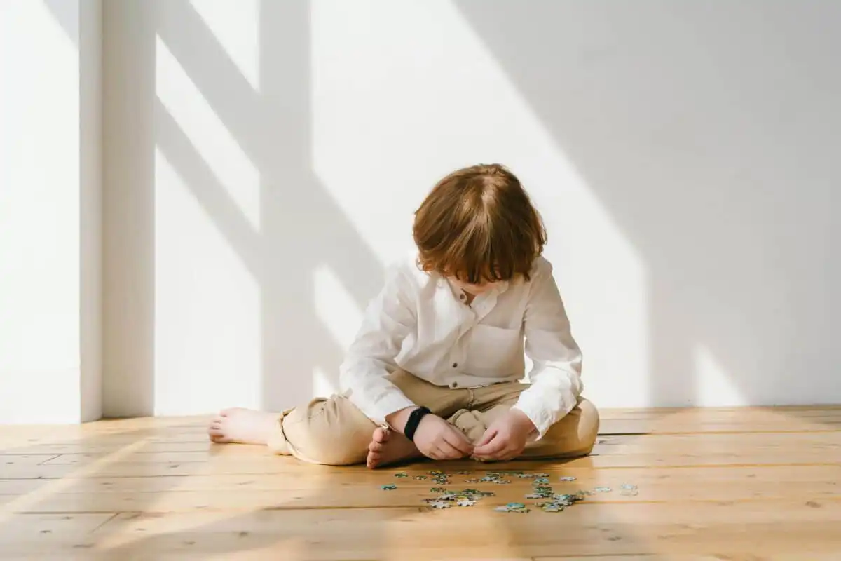 asd early signs, Interested in Objects.